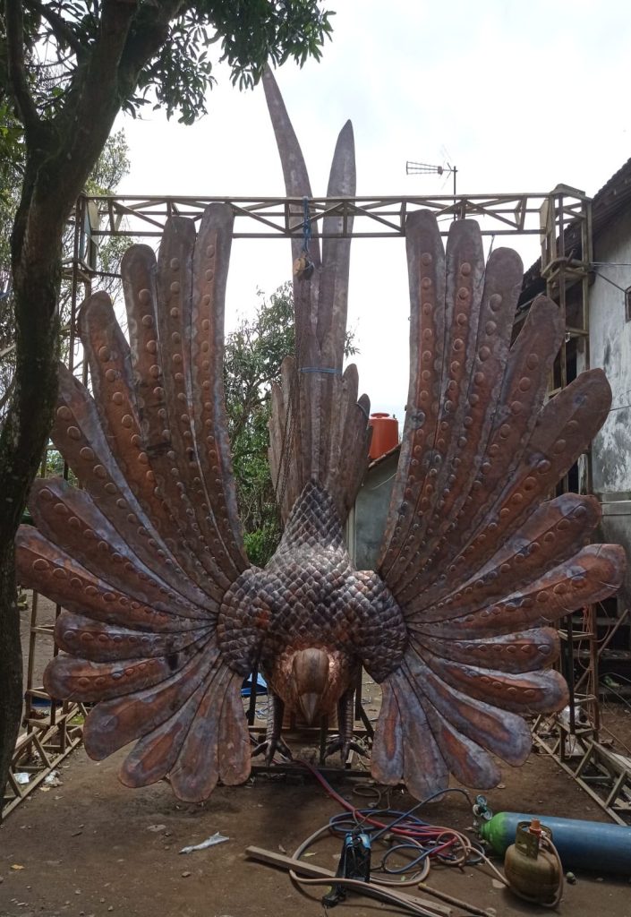 Patung Burung Rurai Tembaga